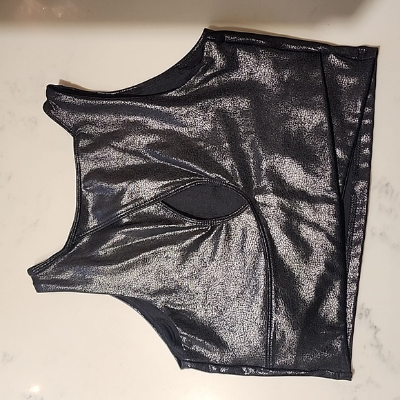✨️3/$20 - Joe Fresh faux leather snake skin black long crop style sports bra - Picture 2 of 4
